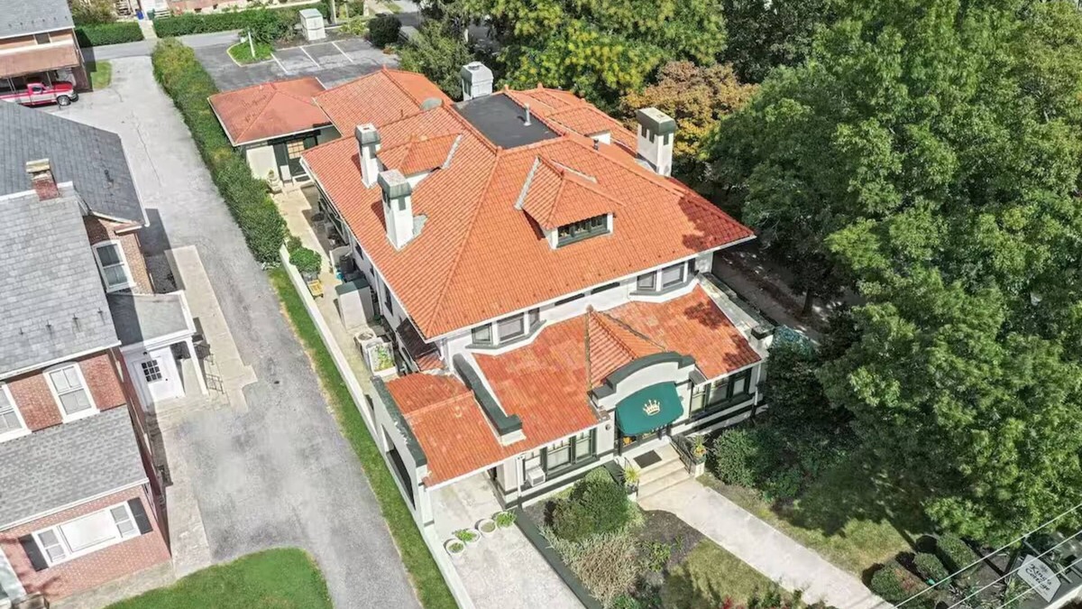 Lancaster House | 5,100 Sq Ft Mansion w/Firepit & Grill Near Sight & Sound In Lancaster