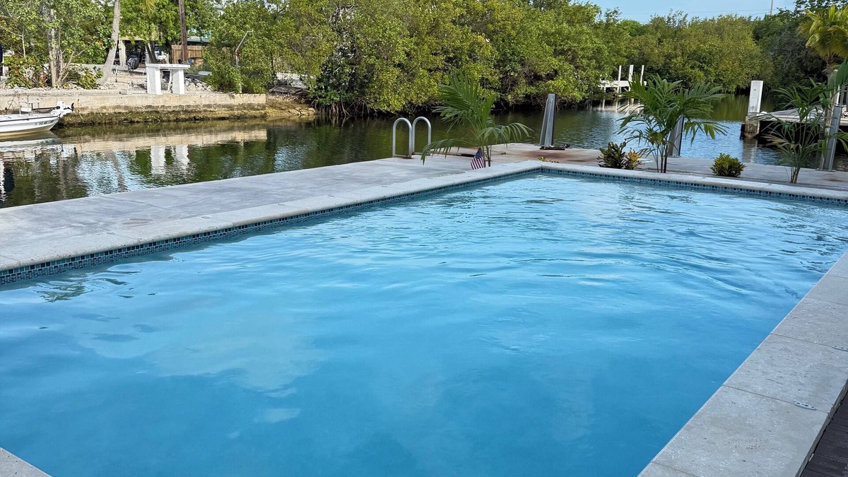 Little Torch Key House | 5-4 house with canal and pool