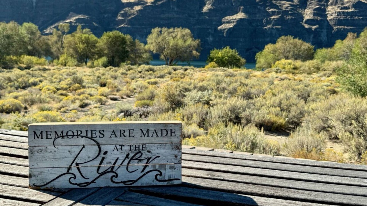 Sunland Estates House | 5.4 miles from The Gorge- Sunland home on the Columbia River, stunning views