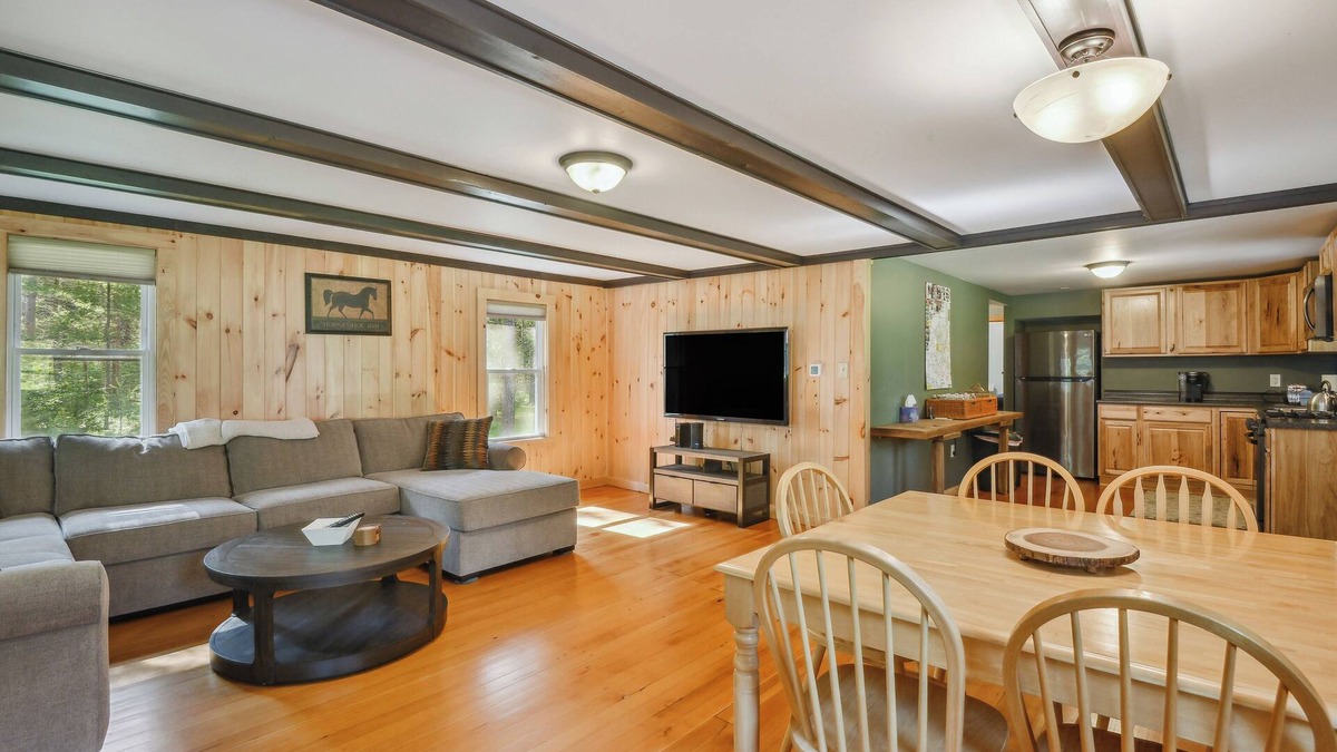 Brantingham Cabin | 5-Acre Brantingham Property w/Porch & Grill!
