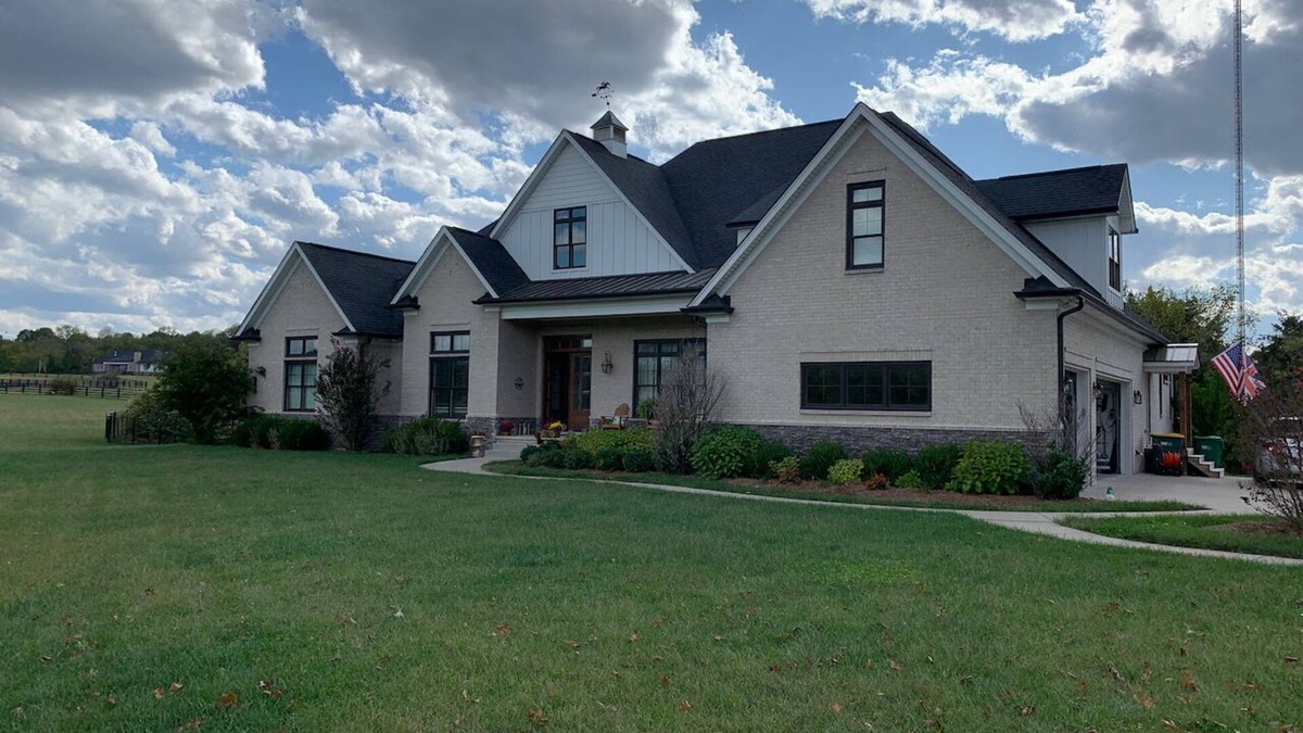 Buechel House | 5-acre Estate Home w/Swimming Pool, 10 minutes to Valhalla!