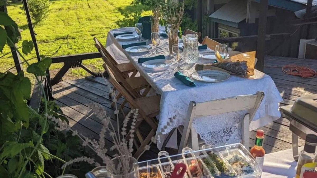 Detroit House | 5-Acre-Secluded-Farm-Detroit-SwimmingPond-First-Black-Owned-Cider-Mill