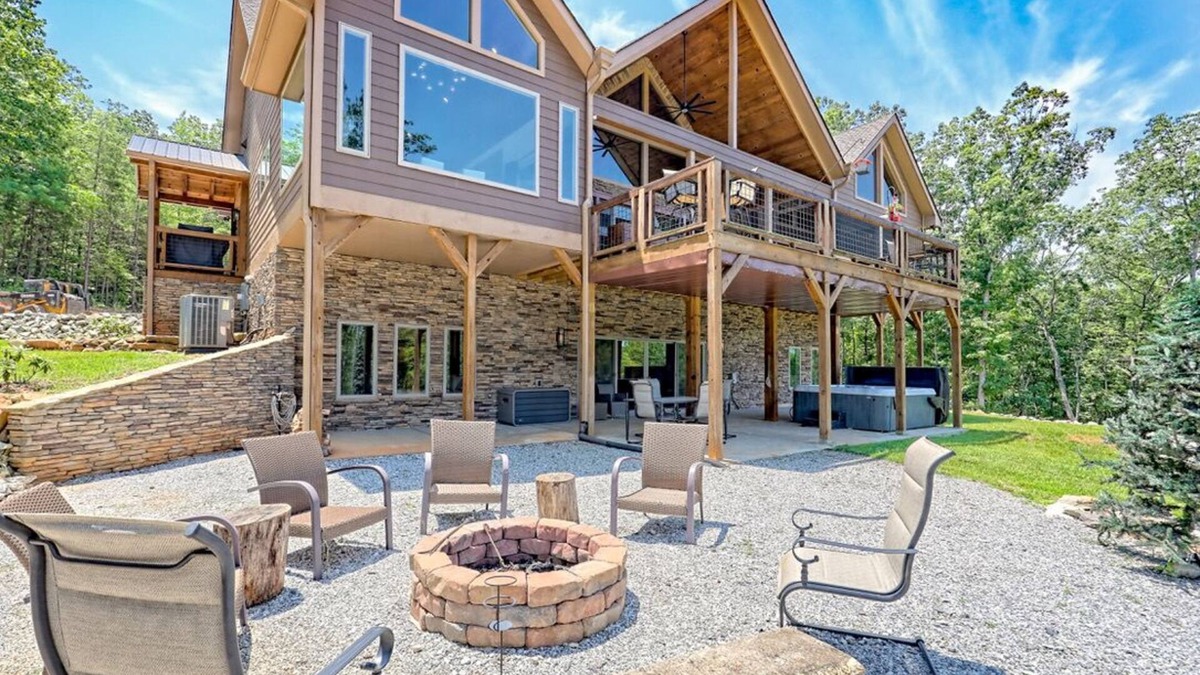 Sautee Nacoochee Cabin | 5 ALL KING BRs-Bridesmaid Spa & Glam Suite, Sauna, Chef, 10+ Acres 3 mi. Helen