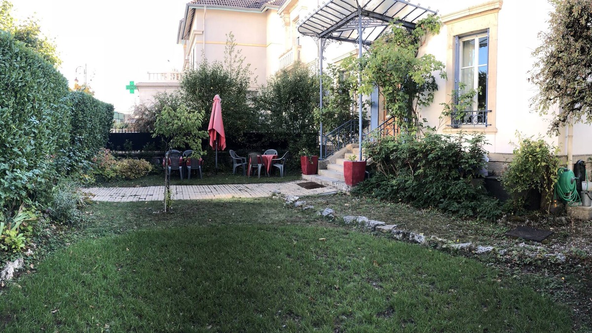 Vittel Villa | 5 * apartment from 4 to 7 pers. in a mansion VITTEL thermal district