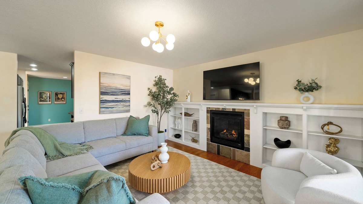Belmont House | 5 BD/3.5BA -Arcade-WFH Desks-Pool/Pingpong Table
