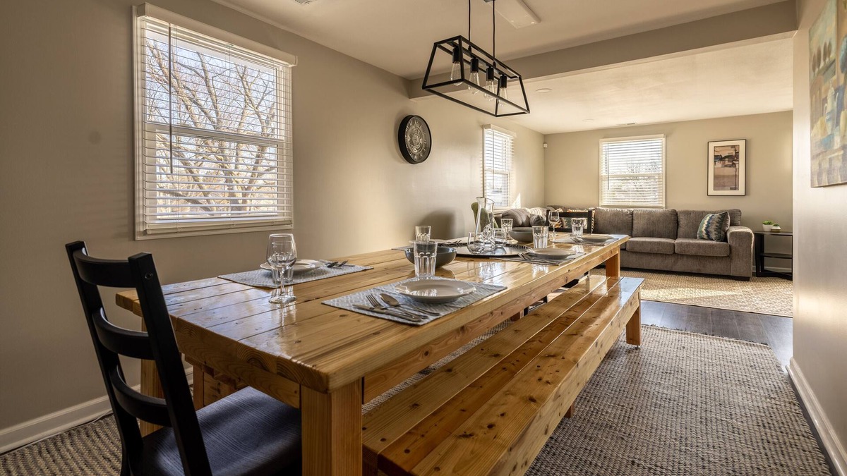 Indianapolis House | 5 Bd home w/GAME ROOM, Pet Friendly- Near I69/465