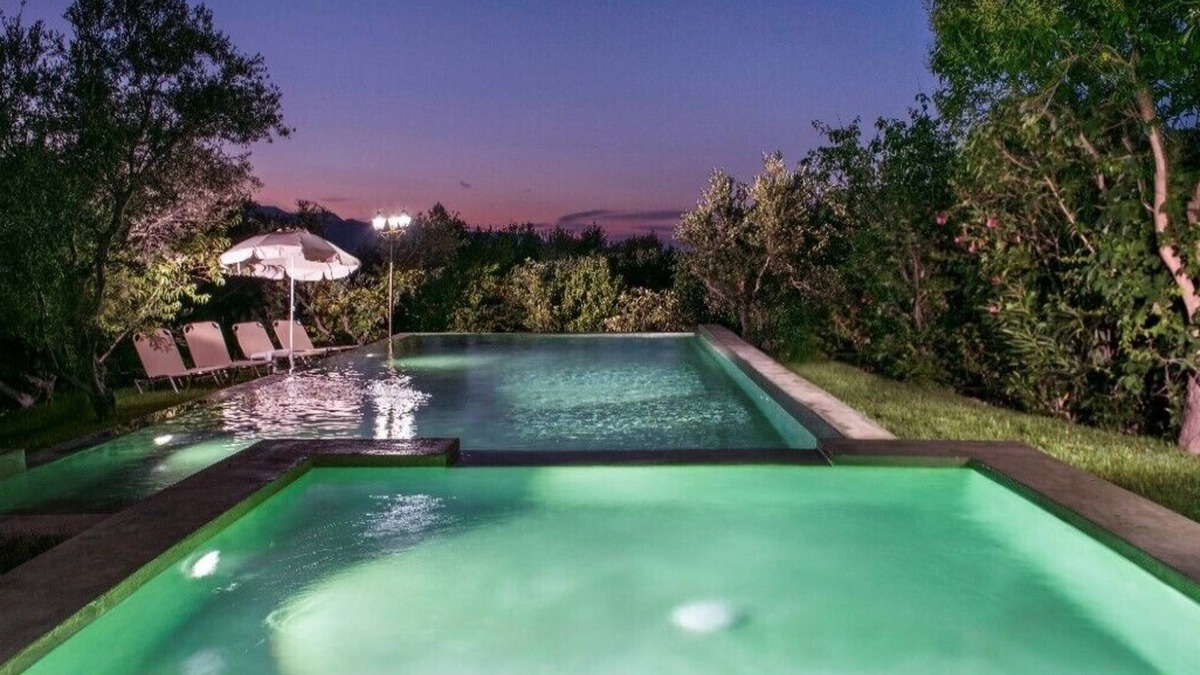 Darmarochori Villa | 5 bd property, comfortable, amazing view, pool