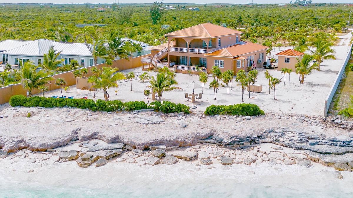 Whitby Villa | 5 Bdr Beachfront Home-Turks & Caicos