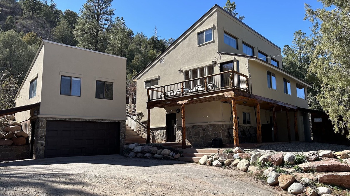 Durango Cabin | 5 Bed/3 Bath near Purgatory, Hot Springs & Downtown Durango