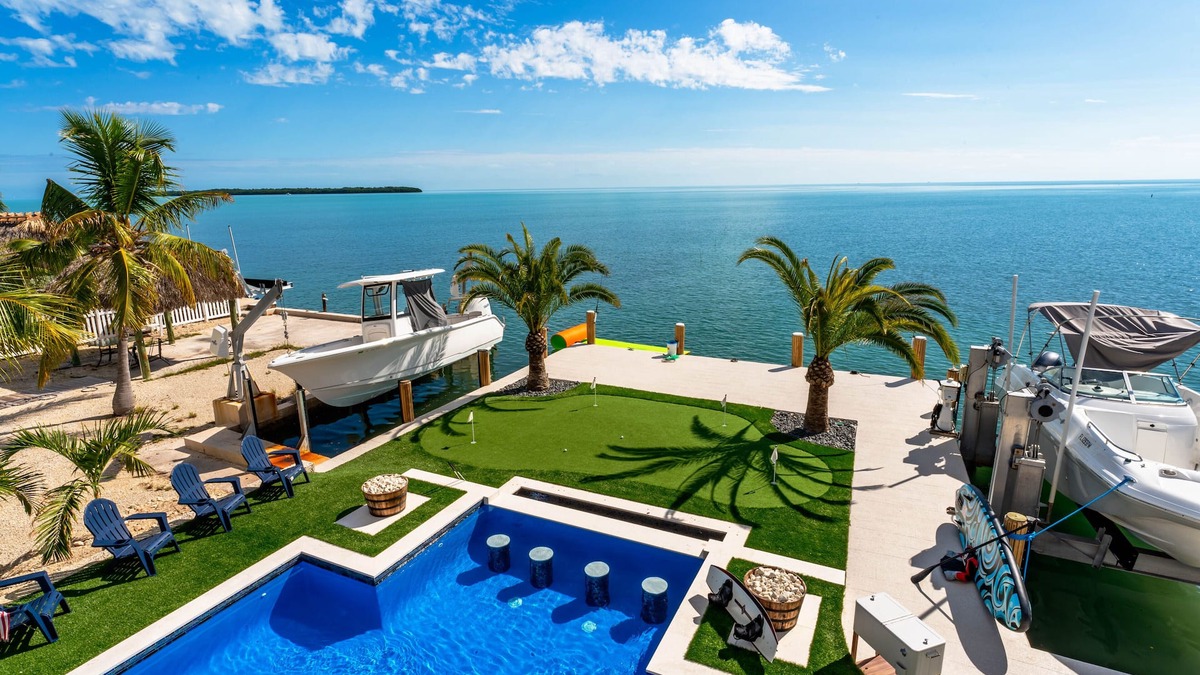 Monroe County House | 5 bed/4 bath Ocean side, right outside of Tavernier Creek Mile Marker 91