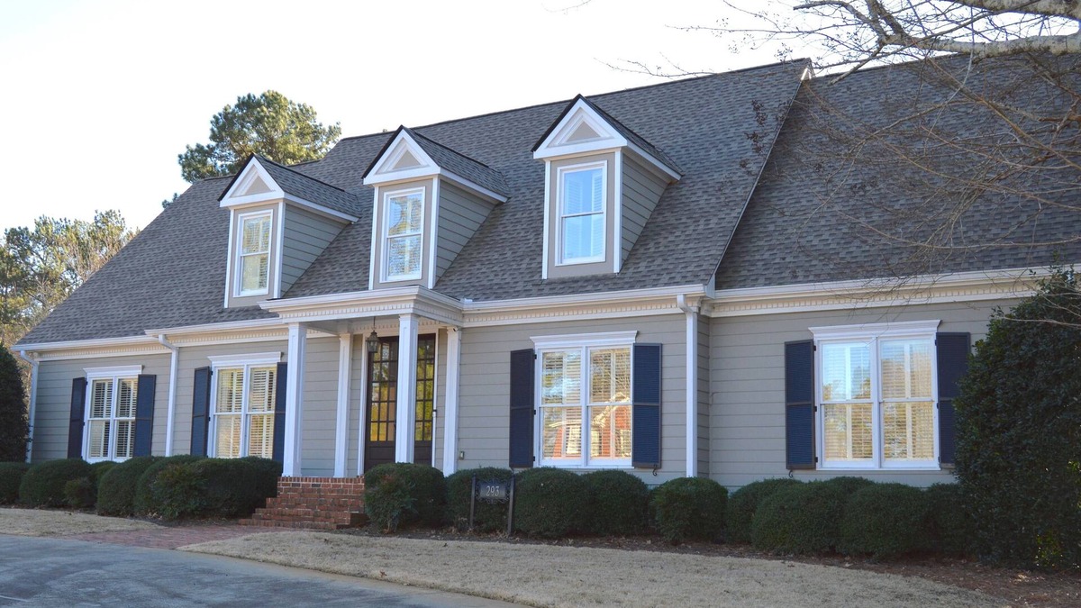 Athens House | 5 bed - Available 2026 Graduation - Beautiful - 3 mi to UGA