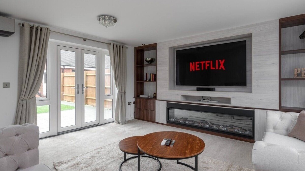 Bletchley House | 5 bed detached | Contractors |Parking|Long Stays