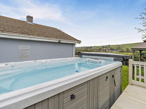 Llandre House | 5 Bed in Aberystwyth 95994