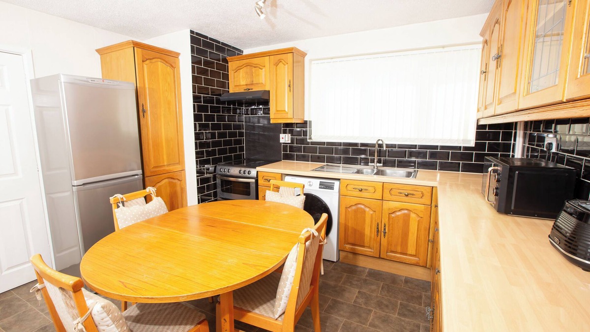 Tea Green House | 5 Bed Luxurious & beautiful house near Luton Airport,