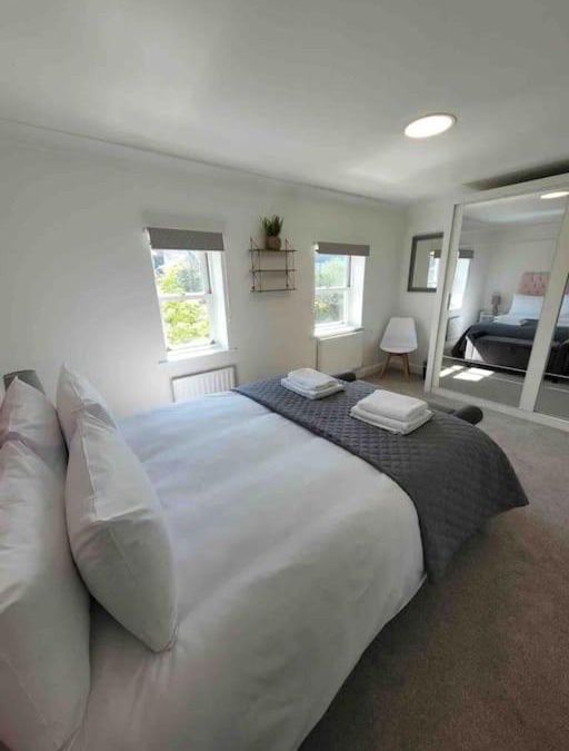 Cheltenham House | 5 Bed Modern Cheltenham Town Centre Home