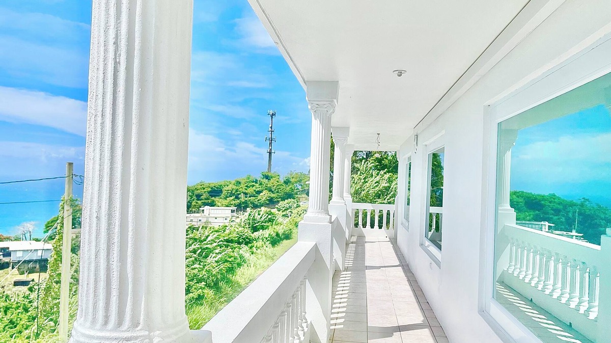 Camino Nuevo House | 5 Bed Ocean View w private Pool one of best beaches less than 1.1 mile from Home