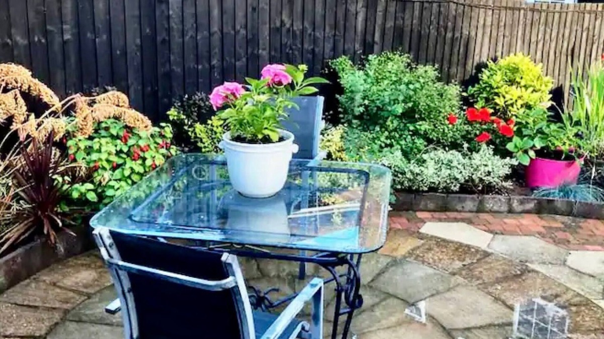 Dickens Heath House | 5 BED PET FRIENDLY HOME - PERFECT FOR CROFTS