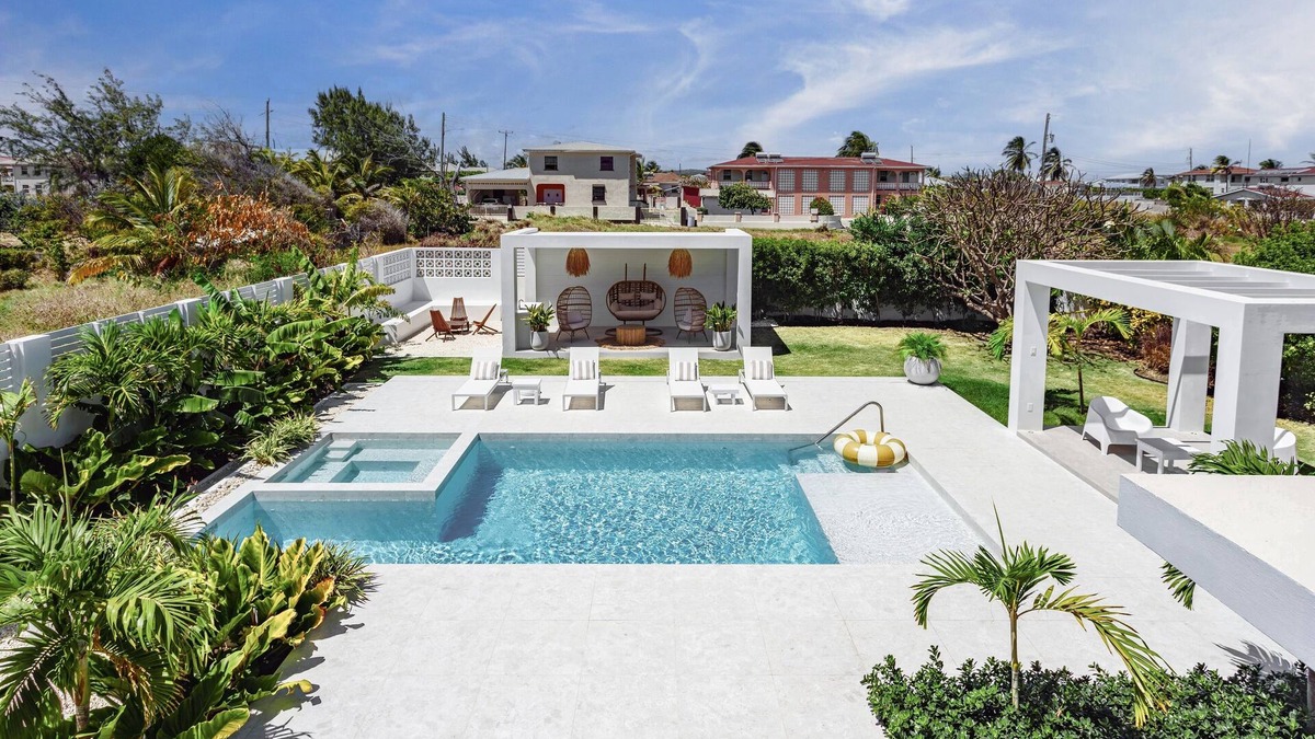 Diamond Valley Villa | 🌴 5 Bed Villa, Ocean View , Pool with Jacuzzi, Near Crane beach🌴