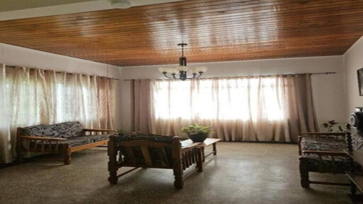 Woodbrook House | 5-bedroom, 2 baths house with WiFi, AC in Woodbrook. Near many mas camps.