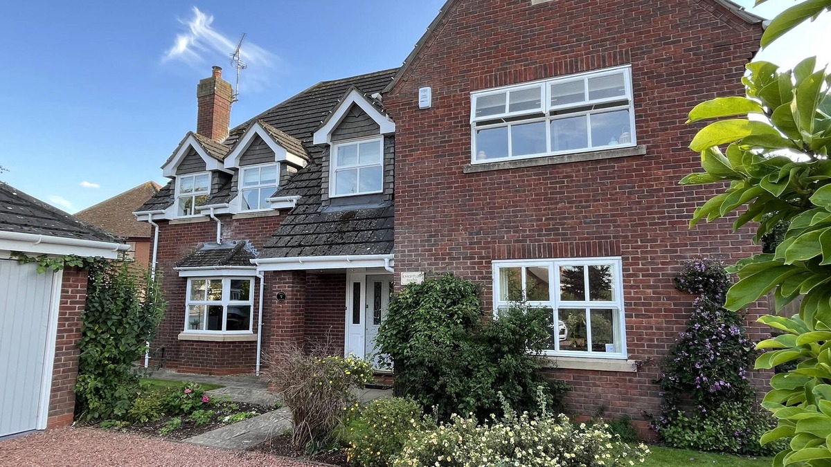 Weston under Wetherley House | 5 Bedroom, 4 Bathroom, Gym, Playroom, Country Home