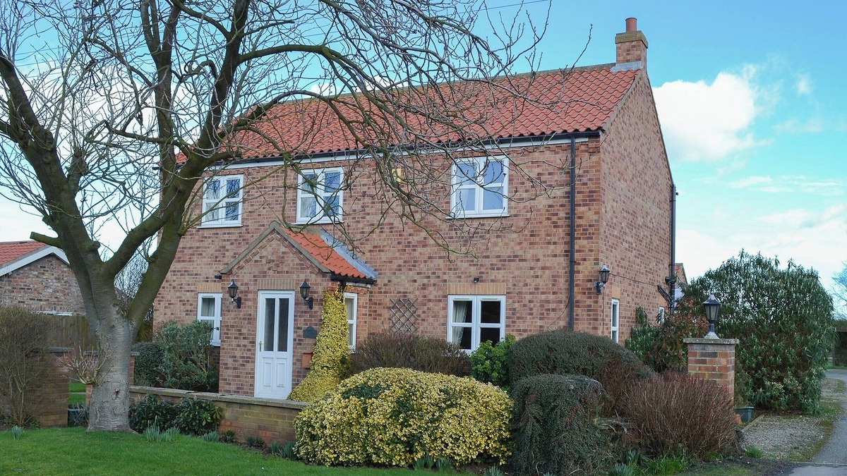 Potter Brompton Cottage | 5 bedroom accommodation in Potter Brompton, Scarborough