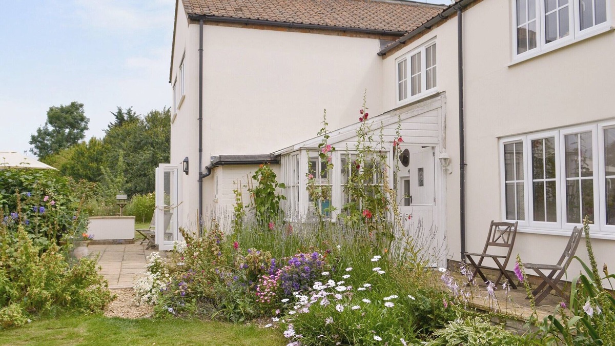 Tilney Fen End Cottage | 5 bedroom accommodation in Tilney St Lawrence, near Kings Lynn