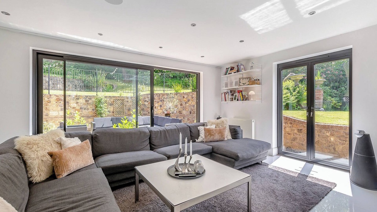 Crowborough Cottage | 5 bedroom accommodation in Crowborough