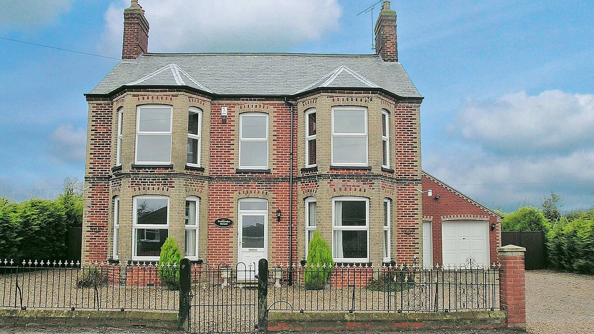 Happisburgh Cottage | 5 bedroom accommodation in Happisburgh