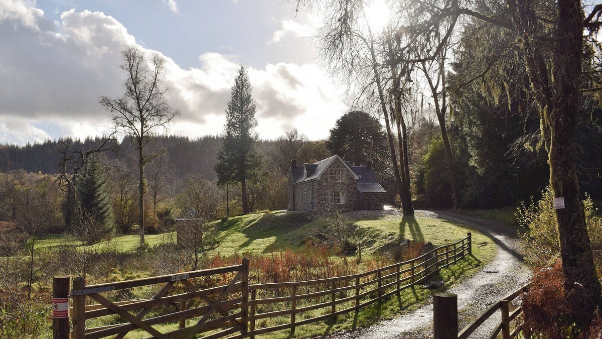 Milton Cottage | 5 bedroom accommodation in Aberfoyle