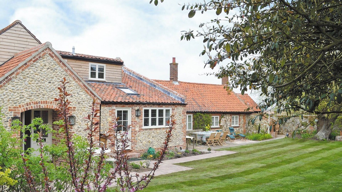 Brancaster Cottage | 5 bedroom accommodation in Brancaster