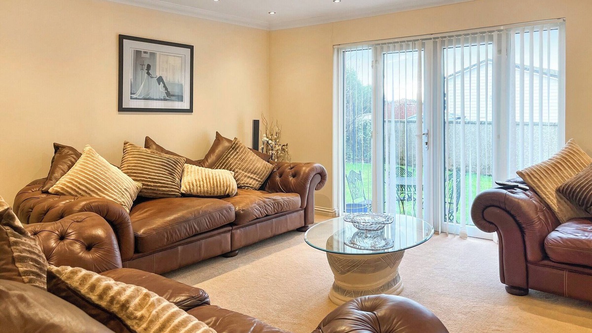 Montrose Cottage | 5 bedroom accommodation in Montrose