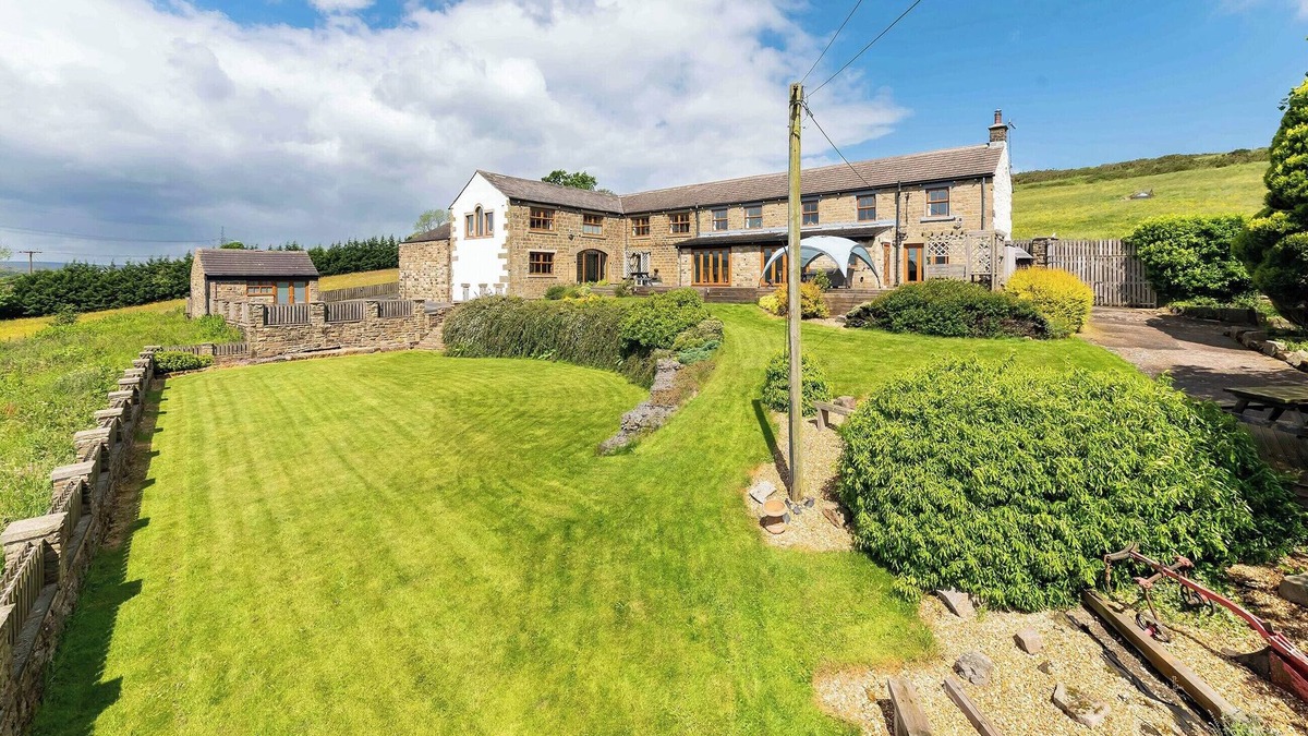 Langsett Cottage | 5 bedroom accommodation in Langsett, near Penistone