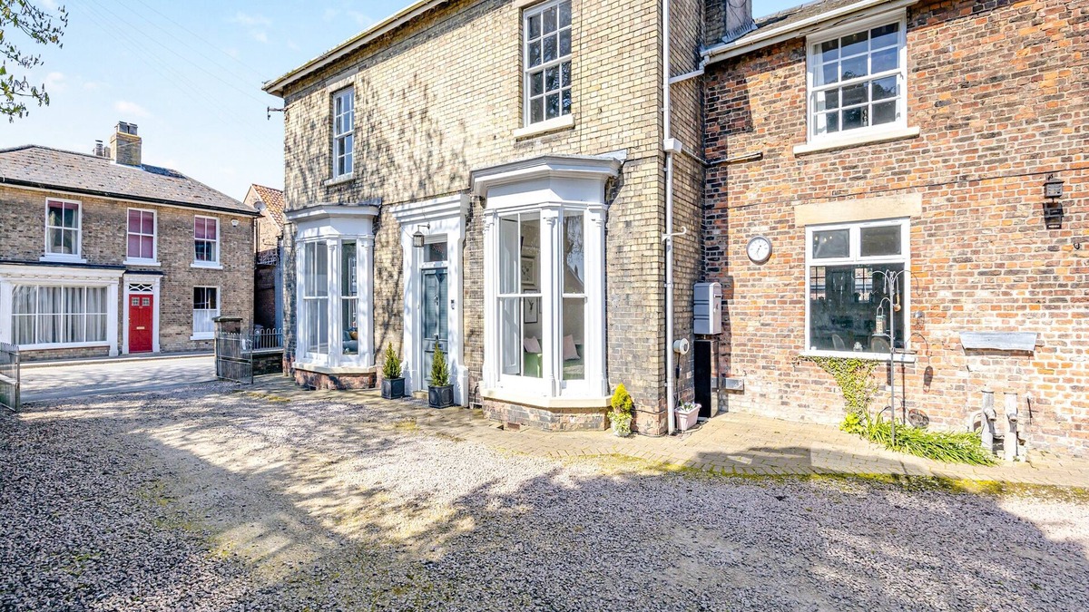 Wainfleet All Saints Cottage | 5 bedroom accommodation in Wainfleet, near Skegness
