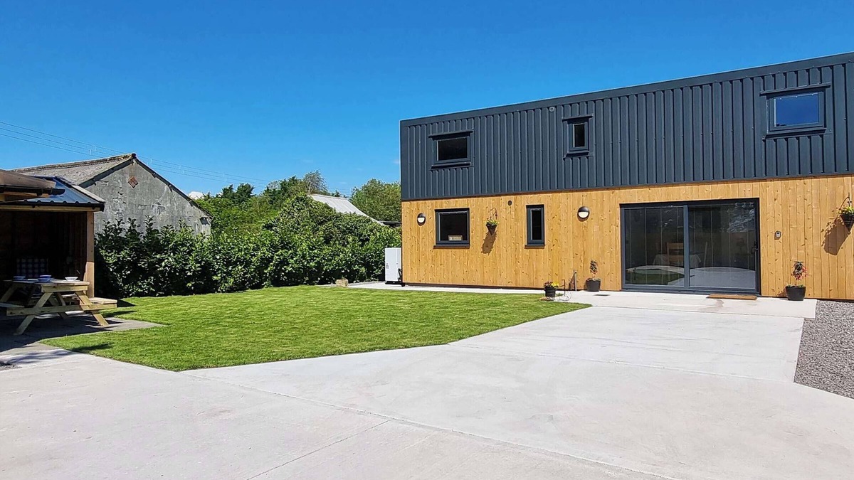 Muchelney Cottage | 5 bedroom accommodation in Somerton