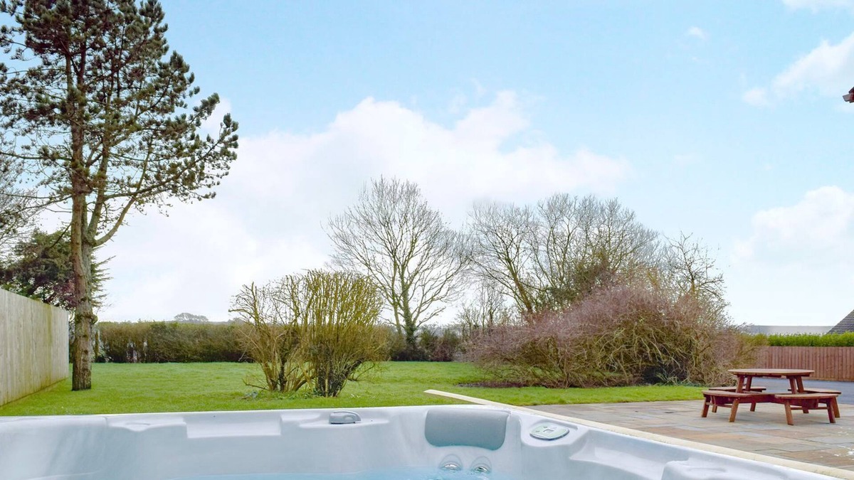 Kilgetty Cottage | 5 bedroom accommodation in Begelly, near Narberth
