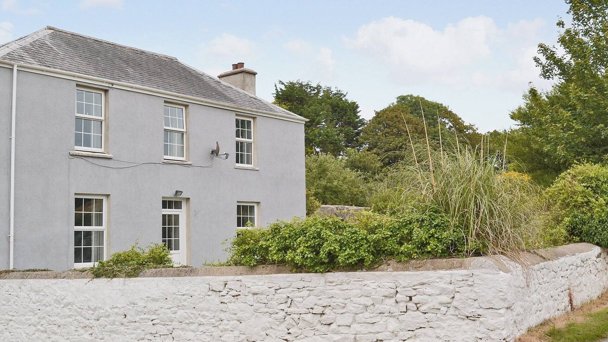 Pembroke Cottage | 5 bedroom accommodation in Milton, near Tenby