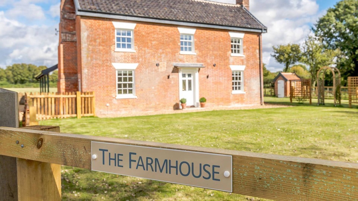 Hethel Cottage | 5 bedroom accommodation in Tivetshall St. Margaret, Norwich