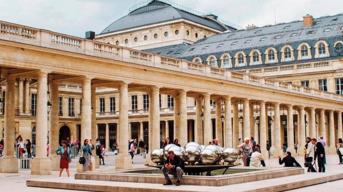Paris City Center Apartment | 5 Bedroom apartment close to Louvre, Notre-Dame and Marais