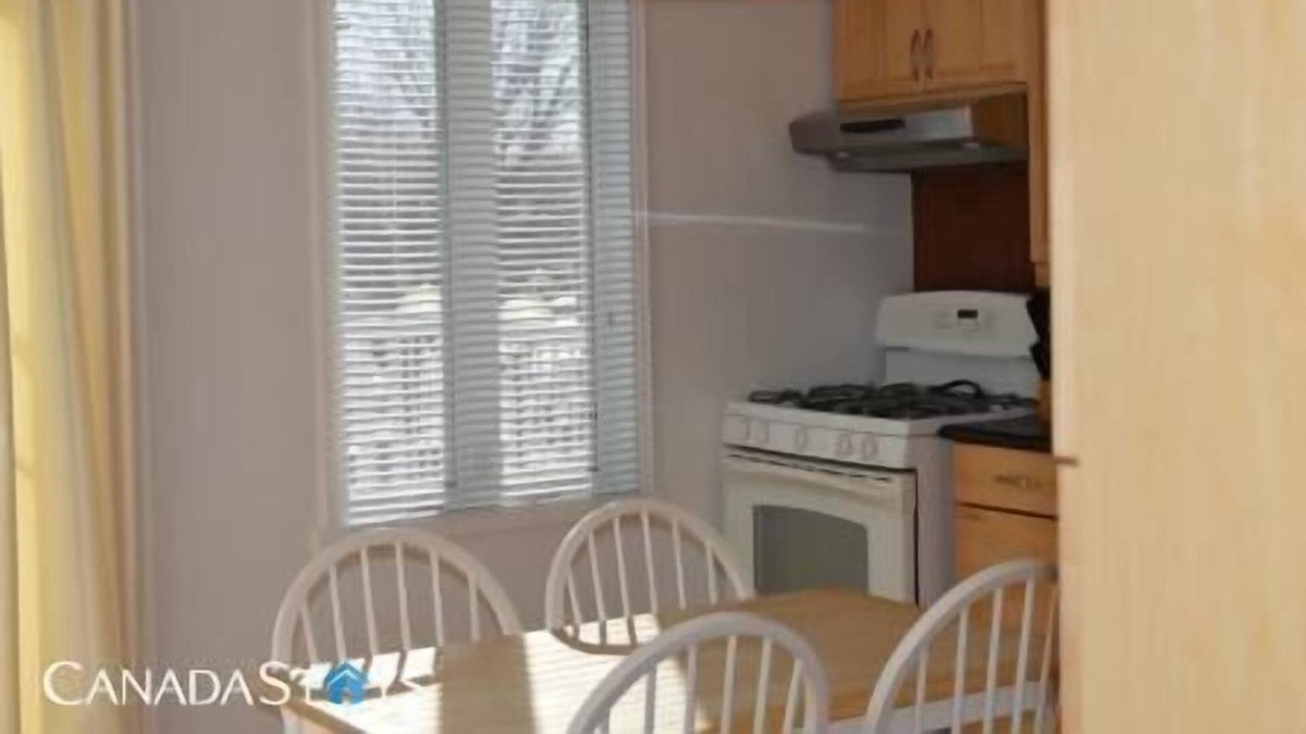 Ville-Emard Condo | 5 bedroom apartment, quiet and with terrace - Montreal, Quebec