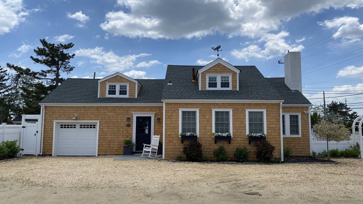 Mantoloking House | 5 Bedroom Beach Retreat w. Pool & Chef’s Kitchen - Steps from Private Beach