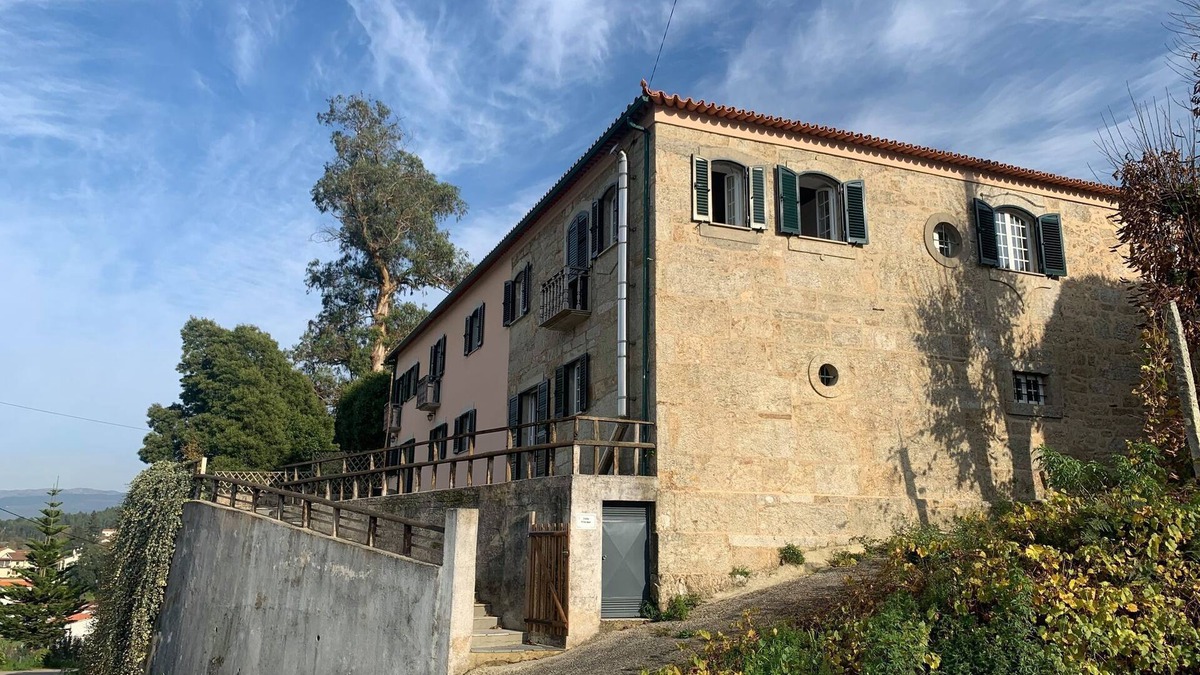 Oliveira de Frades Cottage | 5 Bedroom Cottage in Ribeiradio