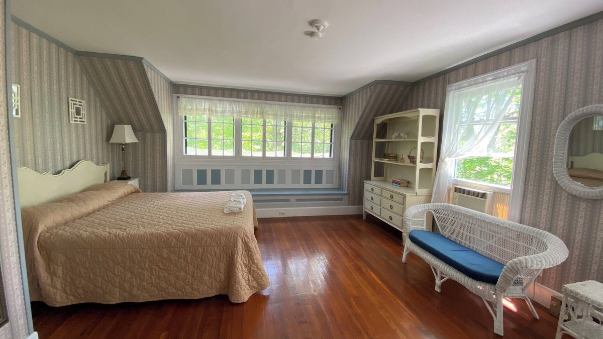 Poland Cottage | 5 Bedroom Cottage at the 500 acre Poland Spring Resort with lots of onsite activities!