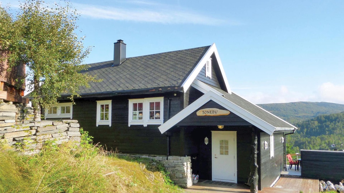 Kvam House | 5 bedroom cozy home in Norheimsund