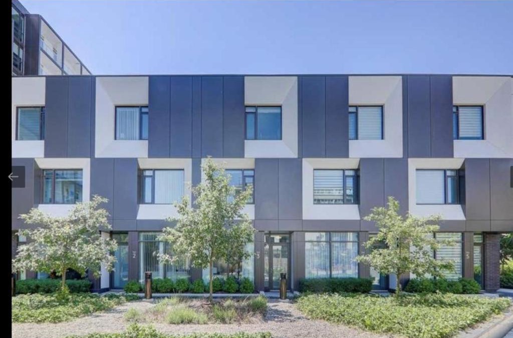 Leslieville Villa | 5 Bedroom, Free Parking, China Town, Toronto University, Downtown Core