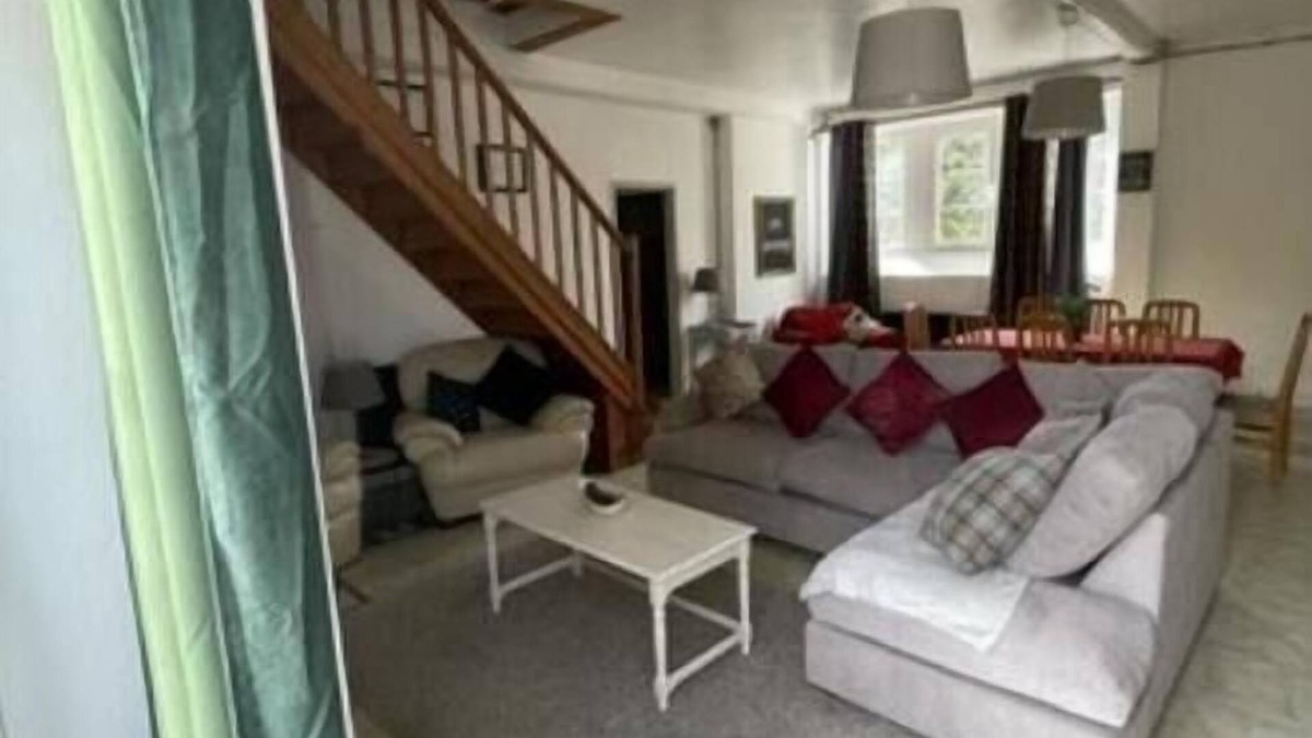 Passirac House | 5 Bedroom Gite, Family Friendly, pet Friendly Relaxing Stay.