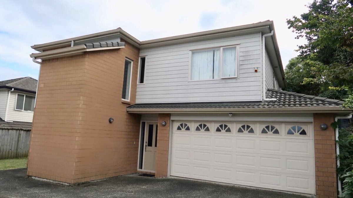 Mount Albert Villa | 5 Bedroom House, 82A Richardson Road, Mt Albert, Auckland
