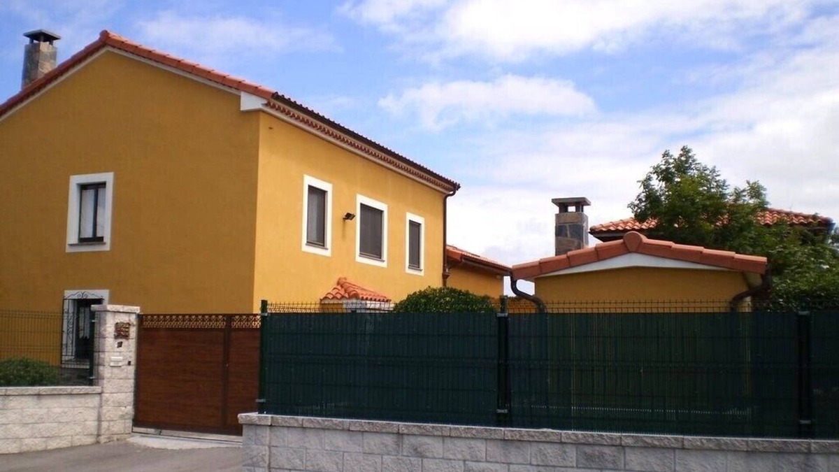 San Pedro de la Ribera House | 5 Bedroom house, garden, barbecue, WIFI, games room, 0.9 miles from the beach