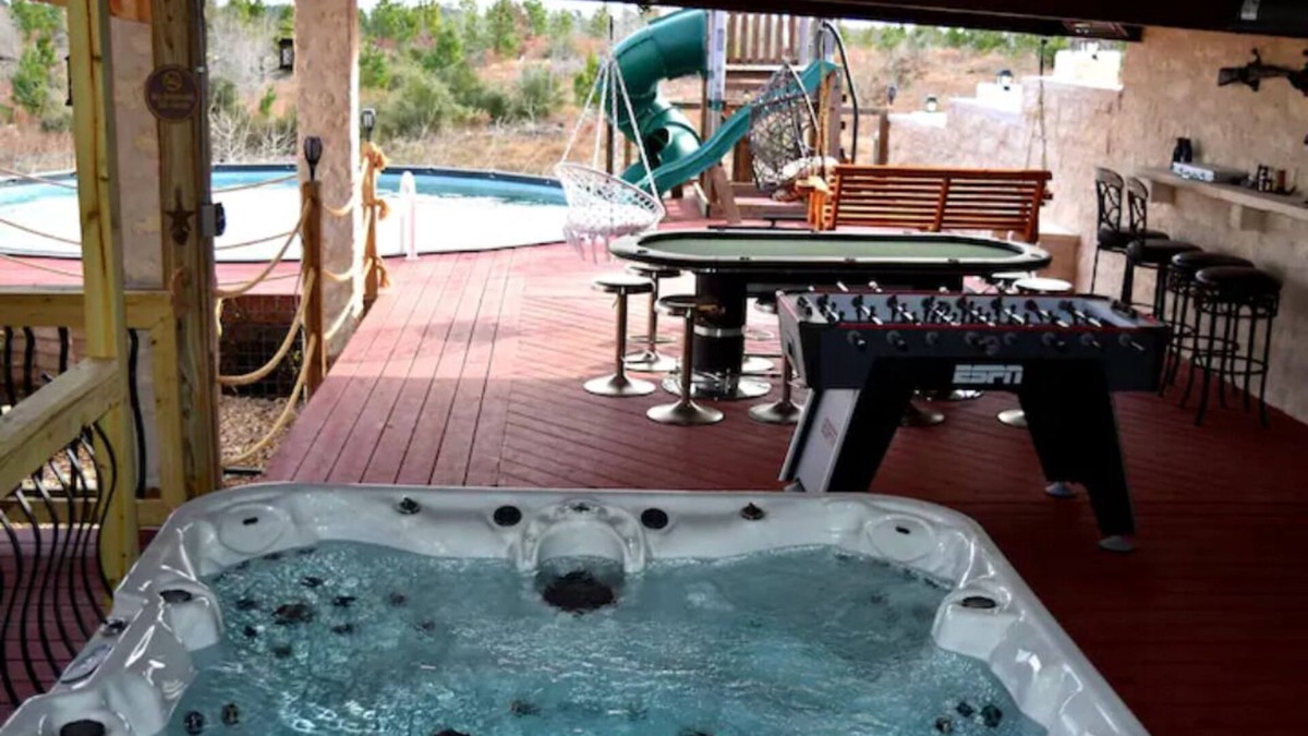 Bastrop House | 5-bedroom house in delightful Bastrop with fitness room, WiFi, AC