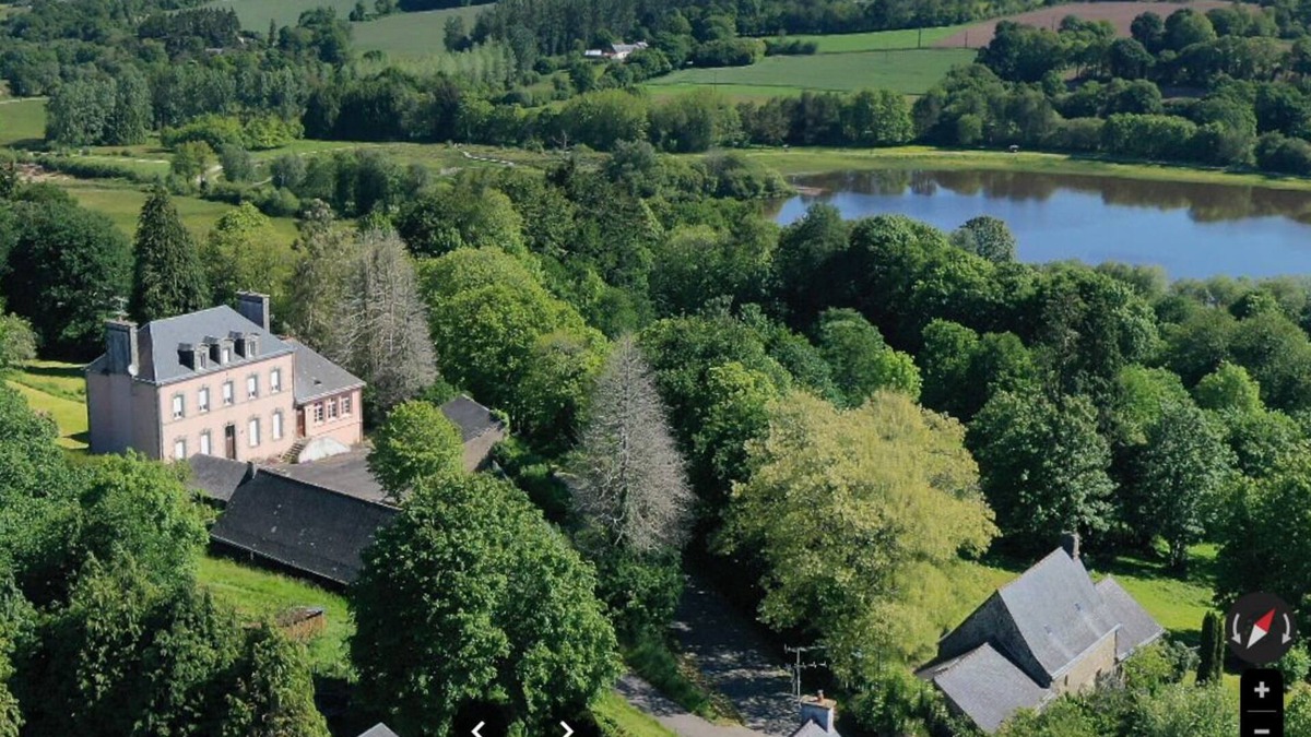 Langoelan House | 5 bedroom house with games room, garden and terracen