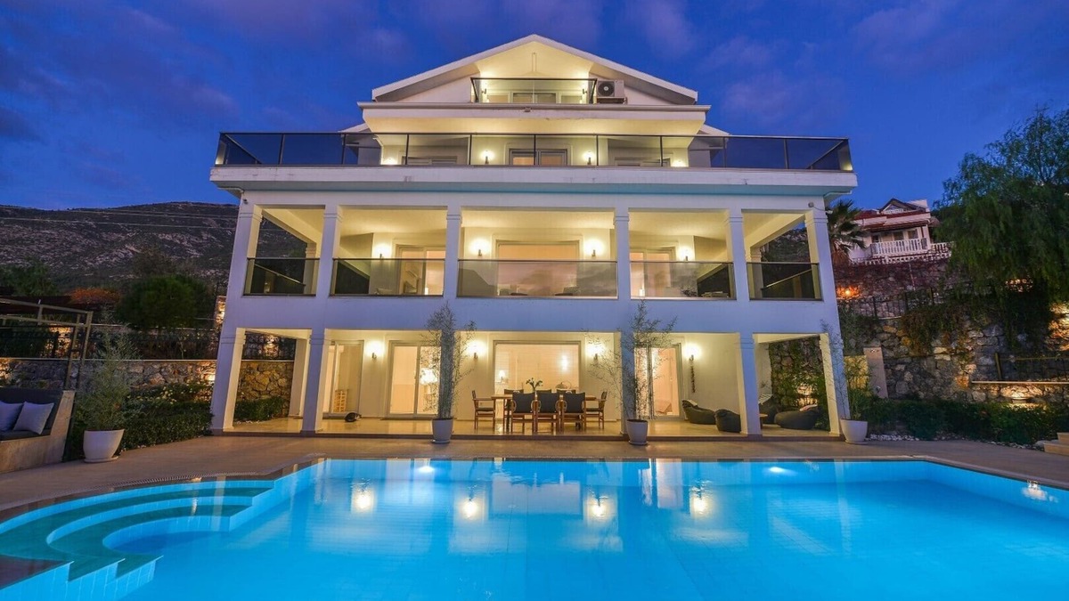 Oludeniz Villa | 5 bedroom luxury villa with private pool and garden in oludeniz